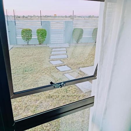 מלון Oshakati Northern Oasis מראה חיצוני תמונה
